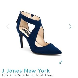 Navy Blue pointed toe pumps / heels